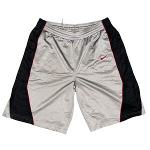 Nike basketball Shorts Y2K Mens XL Gray/Black w/ 10" inseam